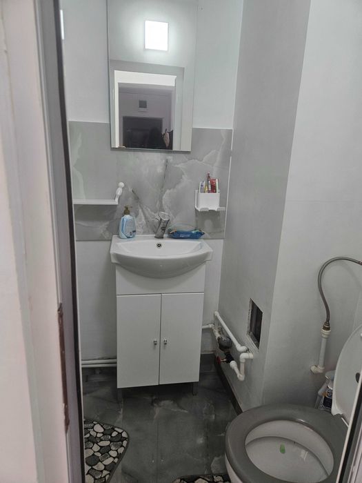 Inchiriez apartament