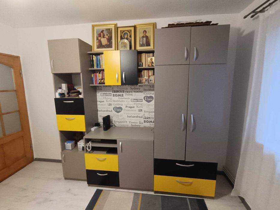 mobila tineret in stare foarte buna