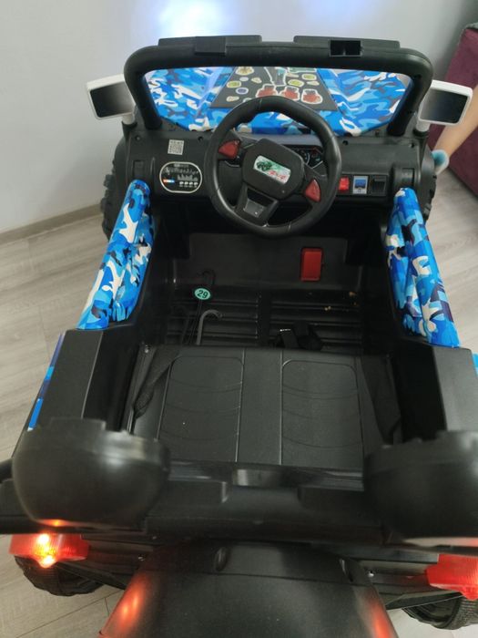 Vand Mașinuța electrică copii 4x4
