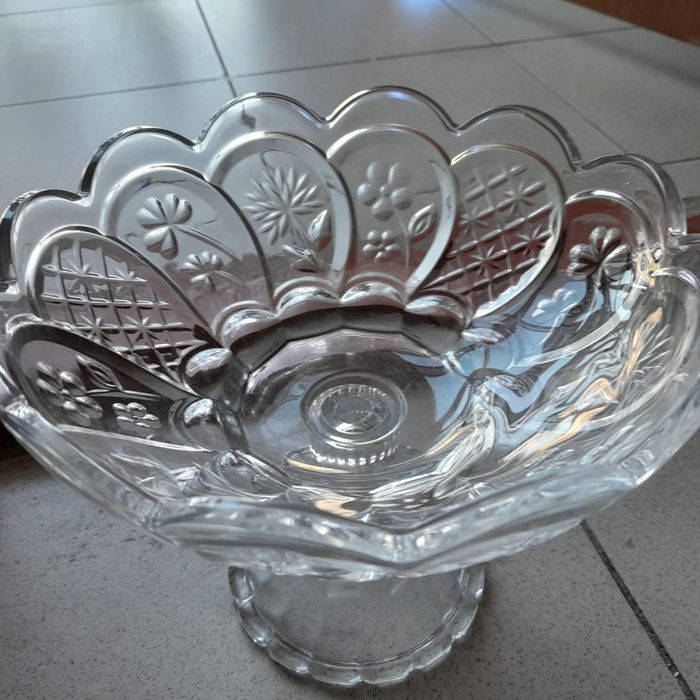 Продам Хрустальные тарелки