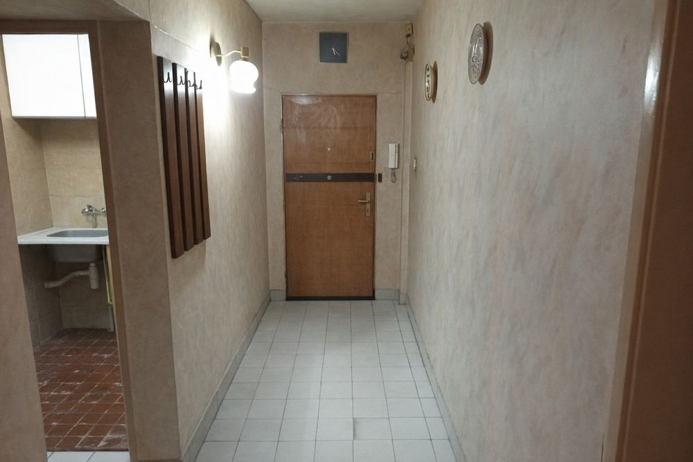 Продавам 2стаен, преустроен в тристаен апартамент в Младост 3