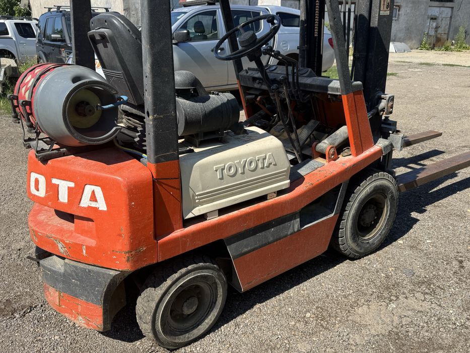 Motostivuitor / Stivuitor Toyota 1.5 tone / GPL / Translatie