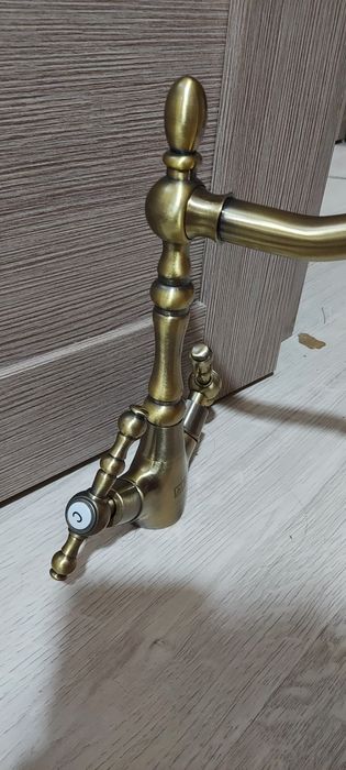 Смесители разные для ванны и кухни