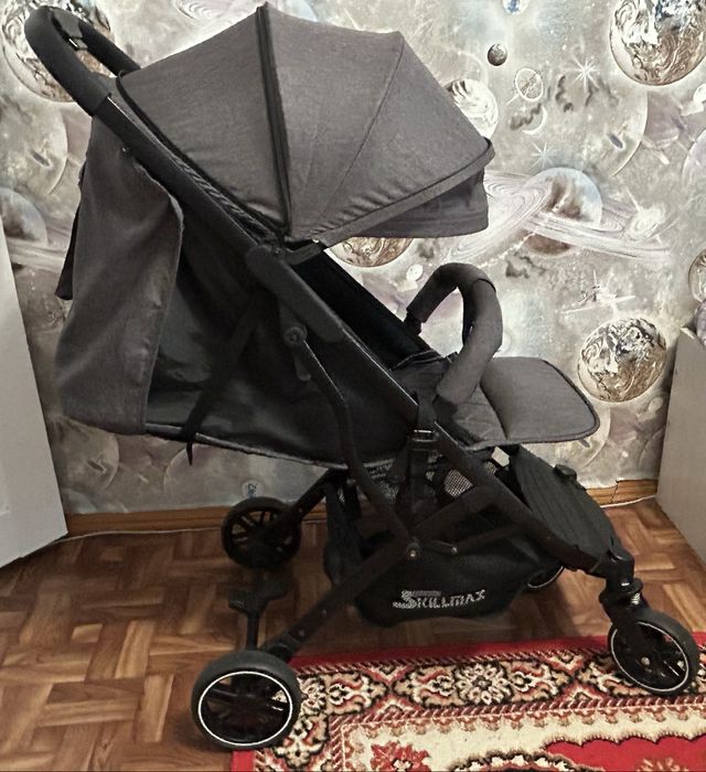 Продам летнюю прогулочную коляску.