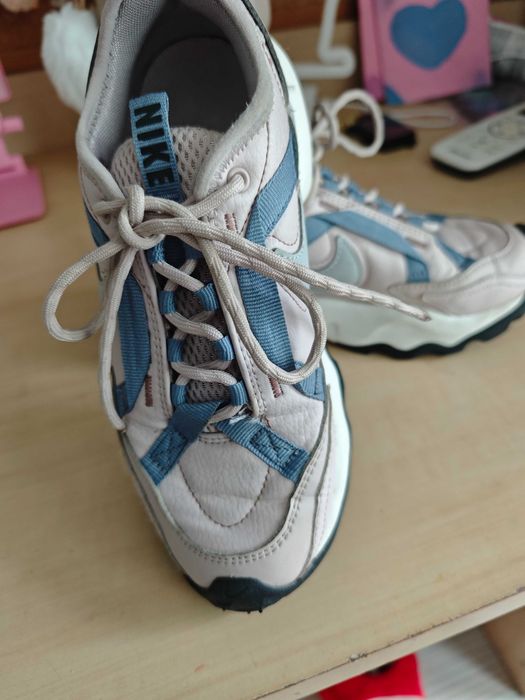 Маратонки NIKE,номер 35,5