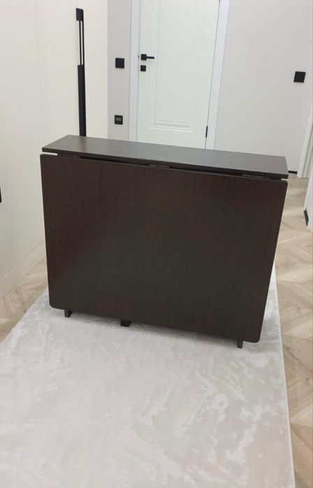 Продам стол книжку