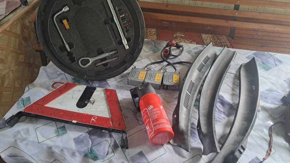 Мерседес.210 блок стеклопадемников.