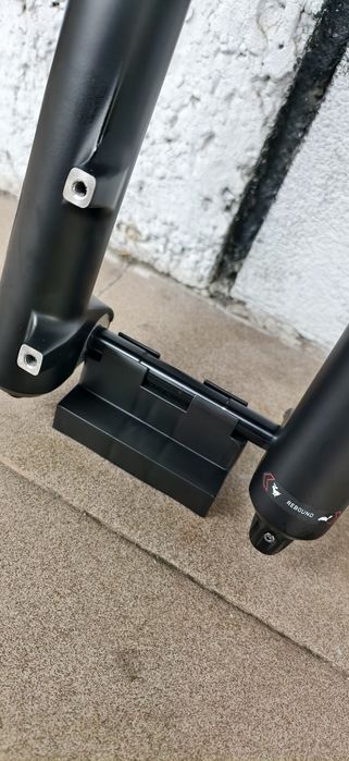 Нова Вилка Rockshox LYRIK RC 27.5" DebonAir 180mm 15x110mm