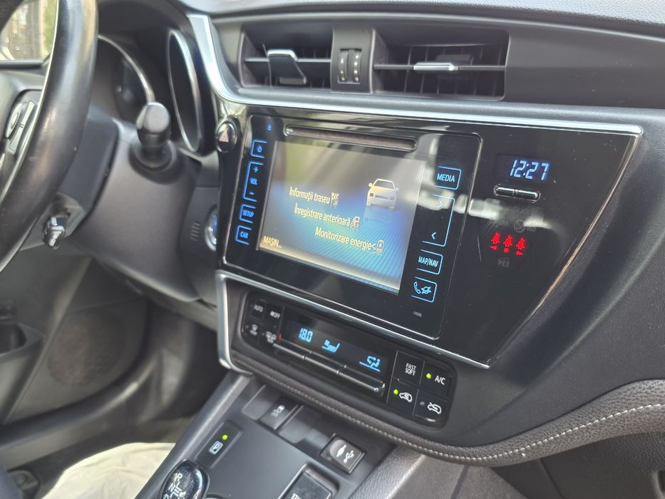 Toyota Auris 1.8 hibrid Confort  garantie 12 luni+rate fara avans