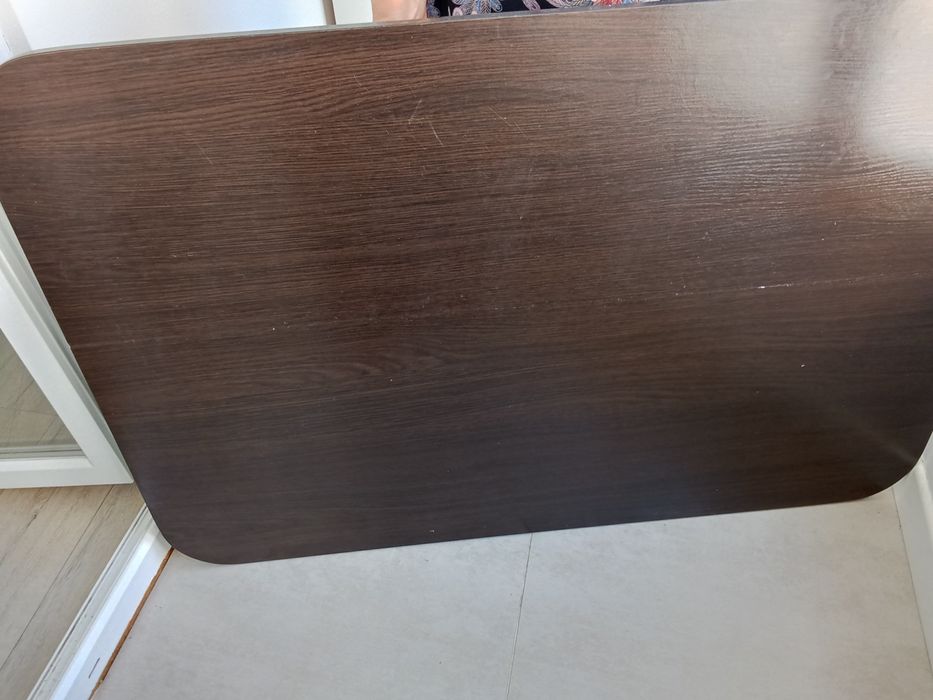 Продам срочно стол со стульями