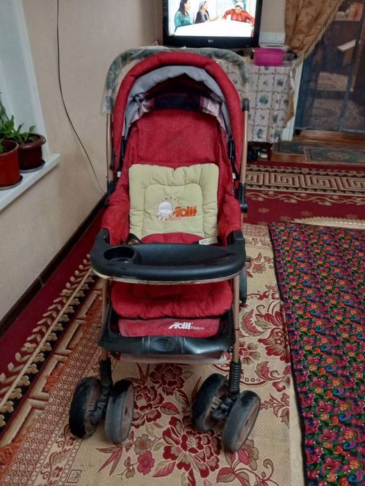 Новая коляска качественная