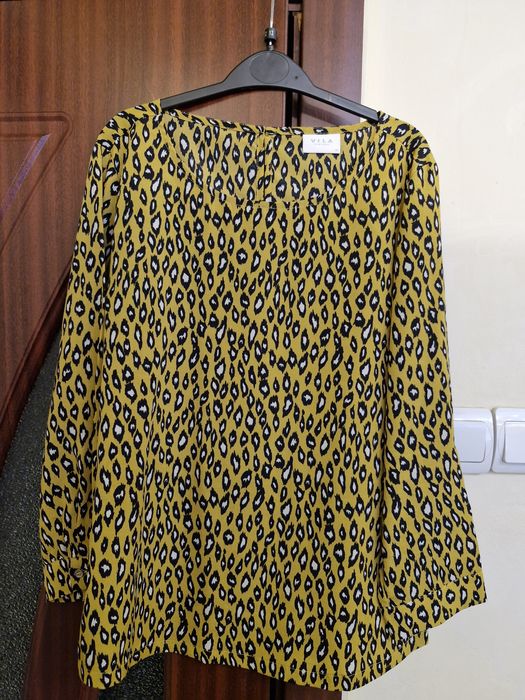 Vând bluză damă marimea S