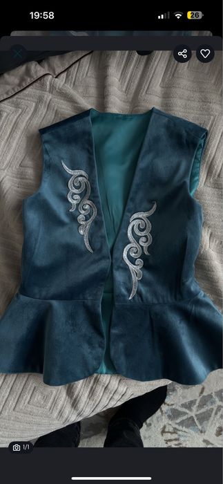 Продам национальный жилет на девочку