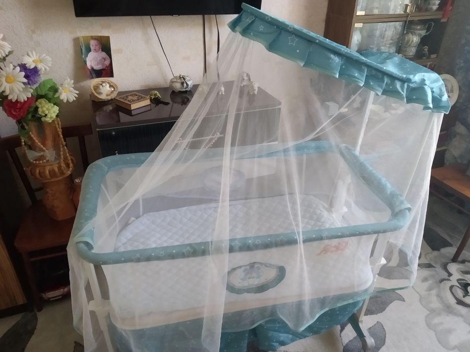 Детская кроватка