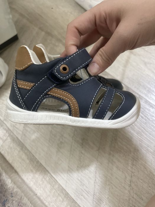 Детский сандалии