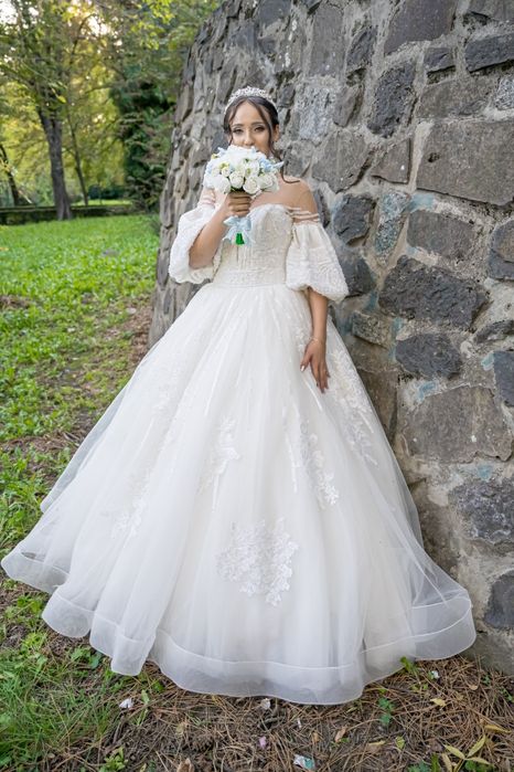 Vand rochie mireasă