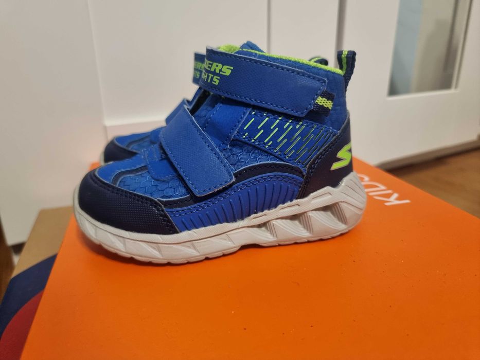 Детски светещи боти Skechers