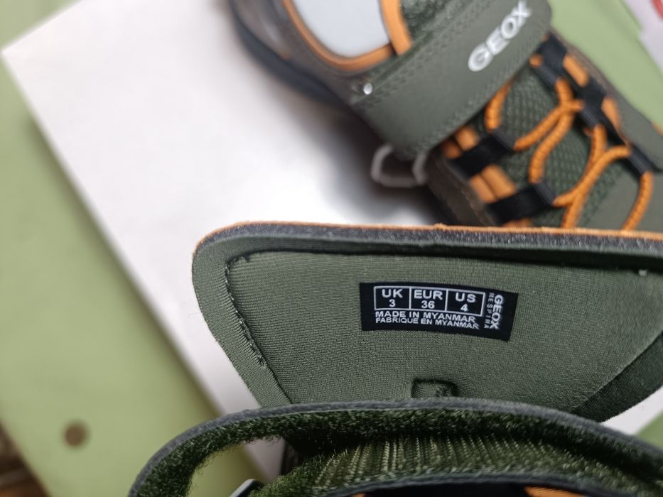 Продам сандали  geox цвет хакки