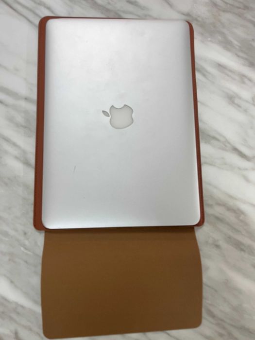 MacBook Air 13" Mid 2013-i5-8 GB RAM-128 GB SSD - много добра батерия