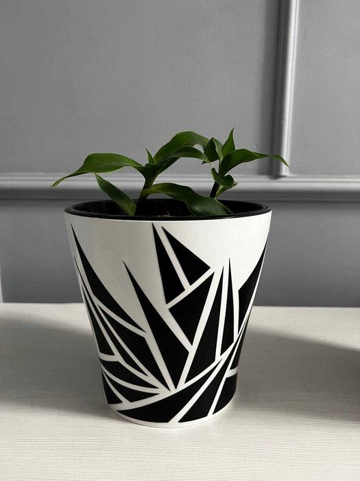 Горшок для расстений (декор)