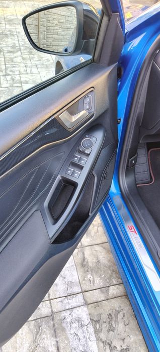 FORD Focus 2021 — imagine 5
