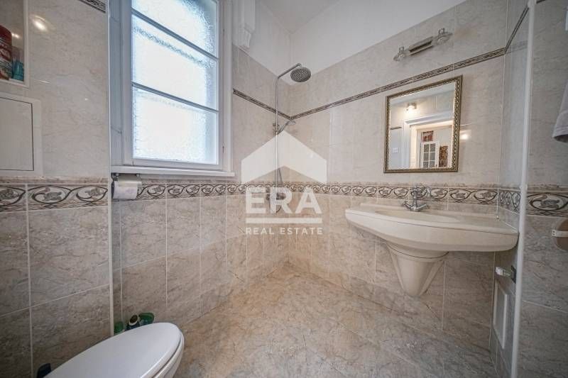 Продава се Тристаен апартамент в София, Център - 110 кв.м за 3199 €/кв.м - Снимка #11