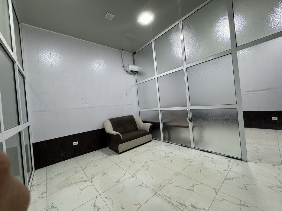 Клиникада ичида биринчи каватда 4 та хона ижарага берилади 70 кв