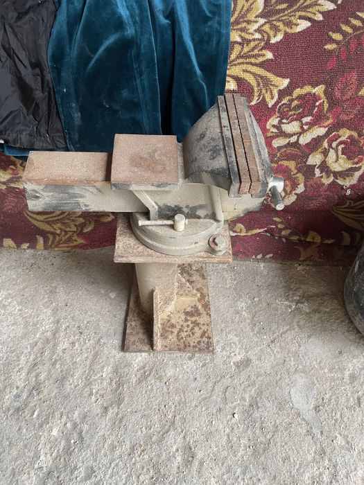 Тиски срочно сатылады