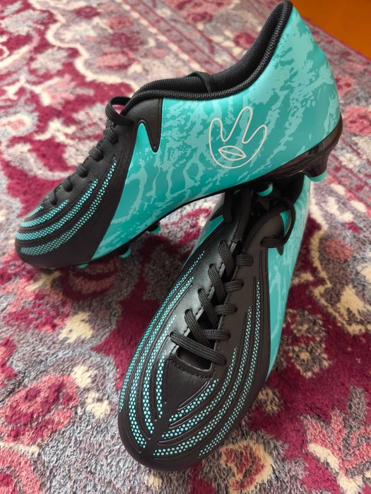 Футбольные бутсы