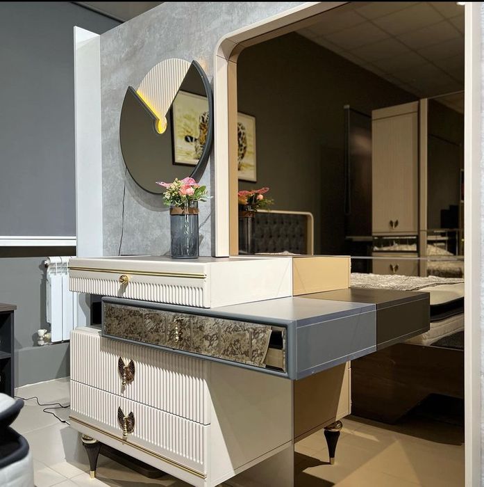 Продам спальный гарнитур