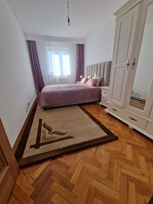 Proprietar, închiriez apartament cu 4 camere în Complexul Studențesc.