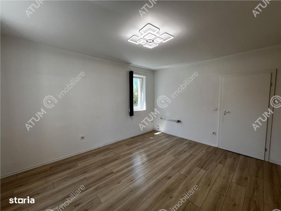 Spatiu comercial de 2 camere cu 2 bai 3 locuri de parcare zona Lazaret