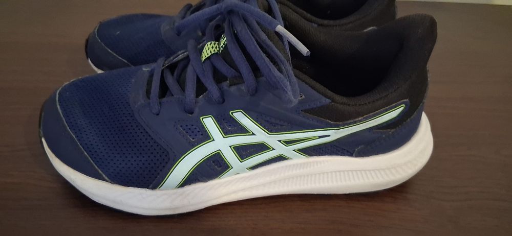 Маратонки Asics 33 номер
