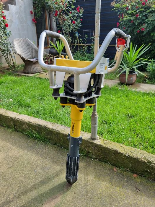 Corp Ciocan de burat piatra Robel 62.20L
