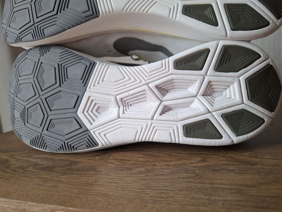 Nike Zoom Fly маратонки 44 номер.