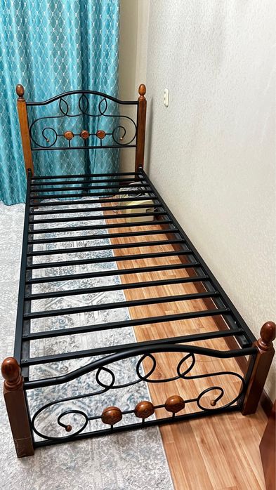 Продам кровать в отличном состояние