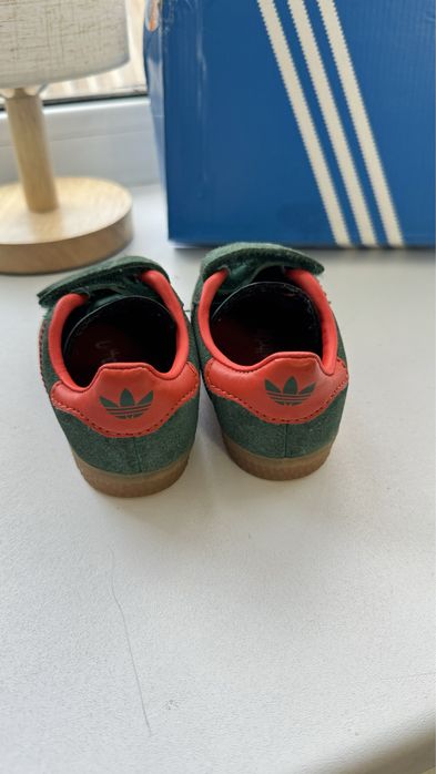 Кроссовки детские