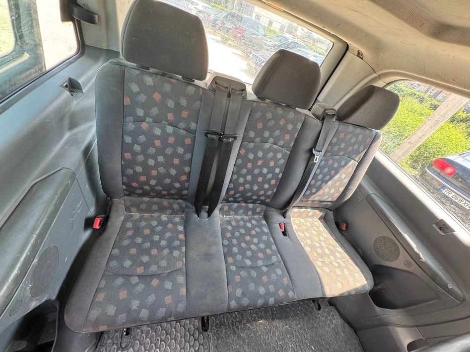 Dezmembrez Mercedes Vito w639 2.2 om646 Euro 4 DPF Locuri