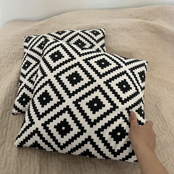Продам две декоративные полушки 40*40см