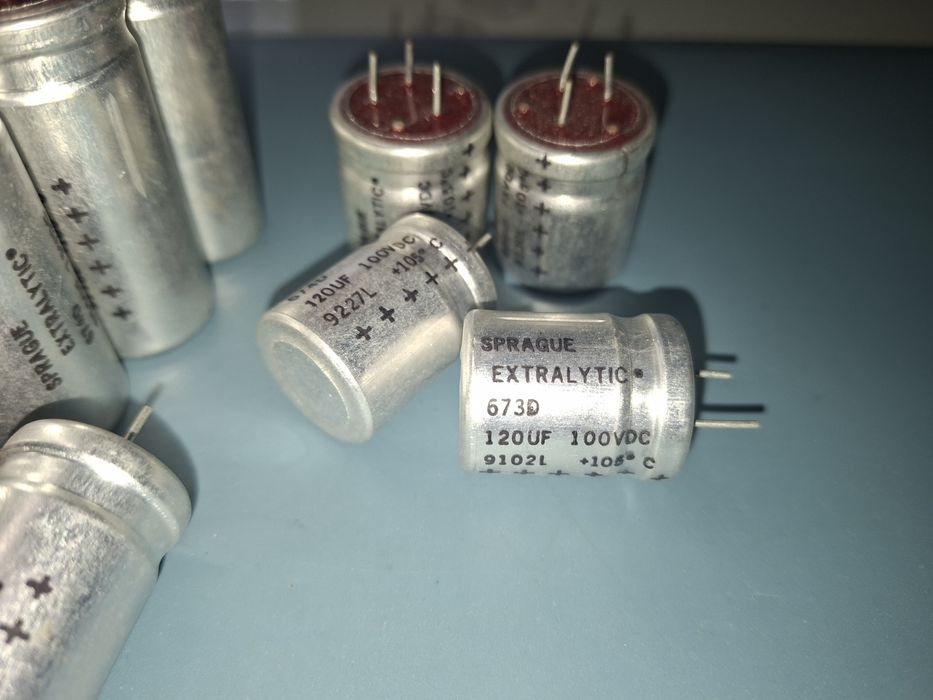 Condensatori electroliți aluminiu  Sprague Extralytic, 15 buc., diverse capacități