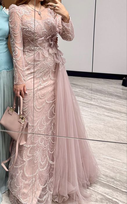 Продаю шикарное вечернее платье !