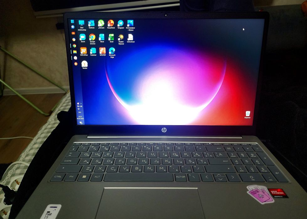 Продам ноутбук HP Laptop 15-fc0xxx
WIN: 757V9SRUI5V