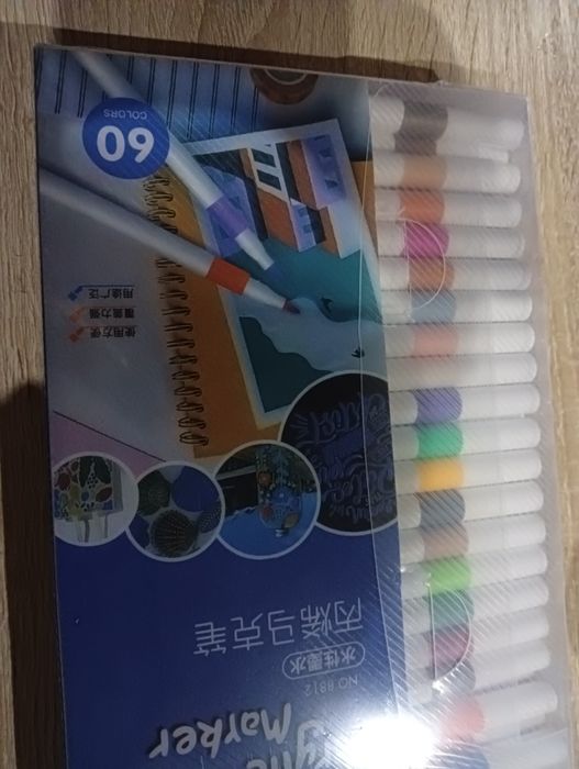 Продам акриловые фломастеры