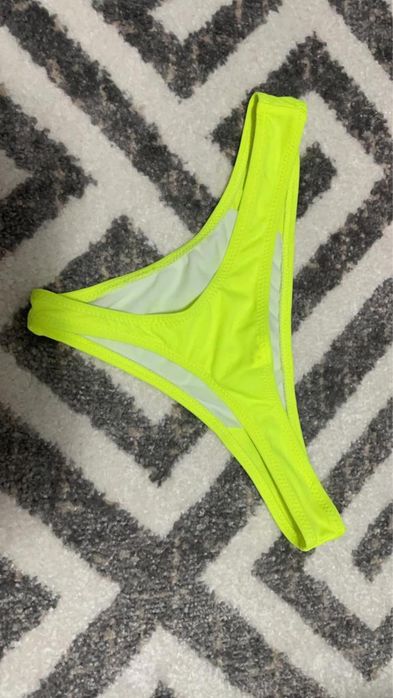 Slip baie tanga corai sau galben neon, M, nou cu eticheta  Am si alte