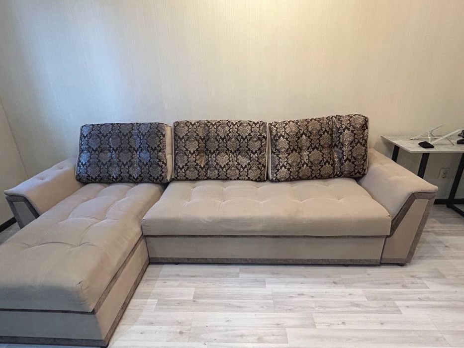 Отдам угловой диван САМОВЫВОЗ