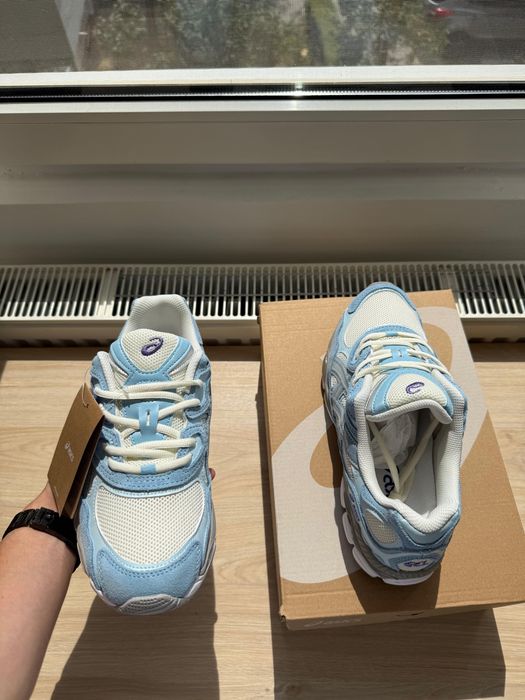 Asics nyc albastrii