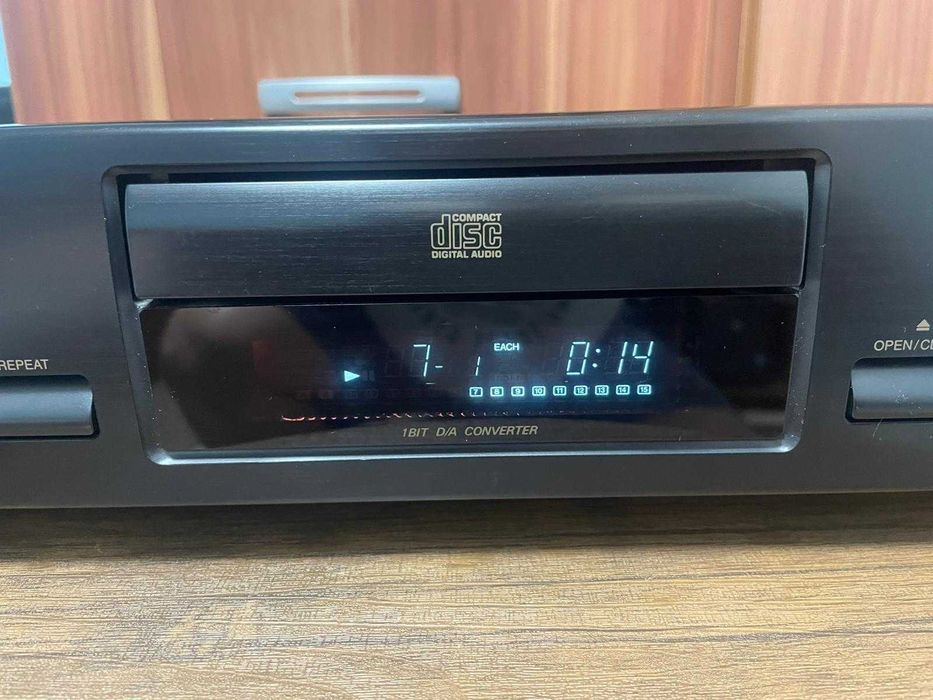 JVC XL-V120 Compact Disc Player