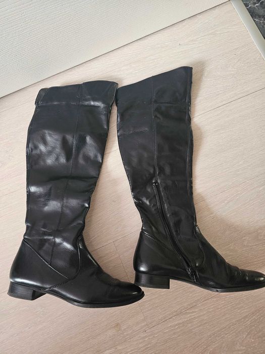 Дамски ботуши над коляното