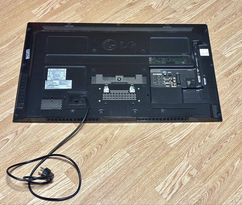 Телевизор LG 32 инча