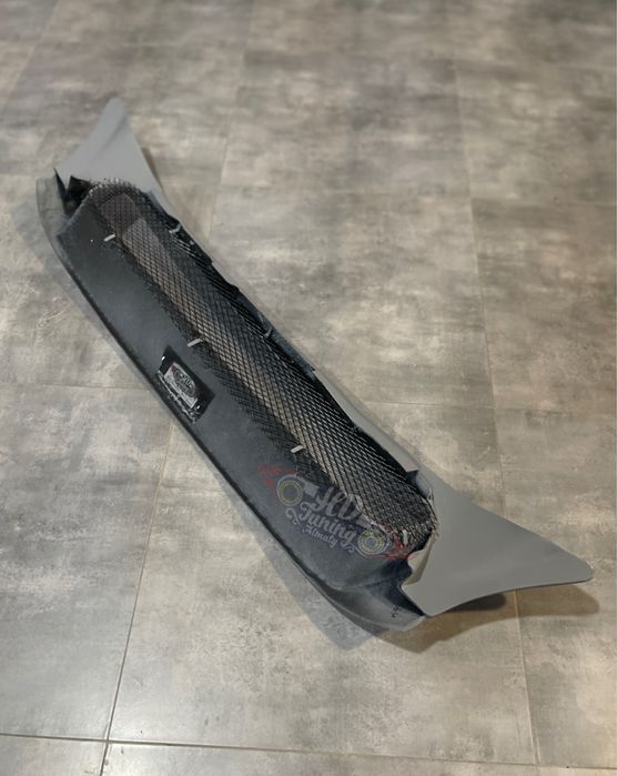 Решетка радиатора Liberal Subaru Legacy BE/BH